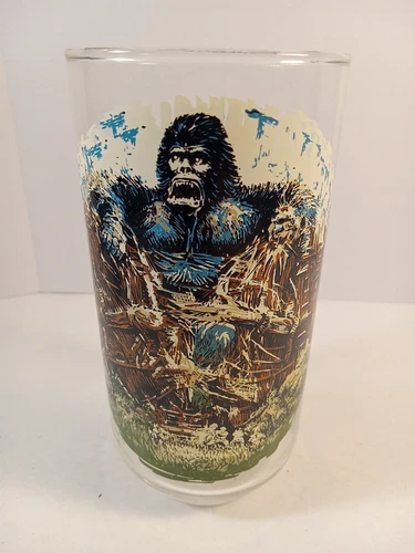 Vintage Burger Chef King Kong 1976 Coke Glass Kong Destroys Skull Island Wall