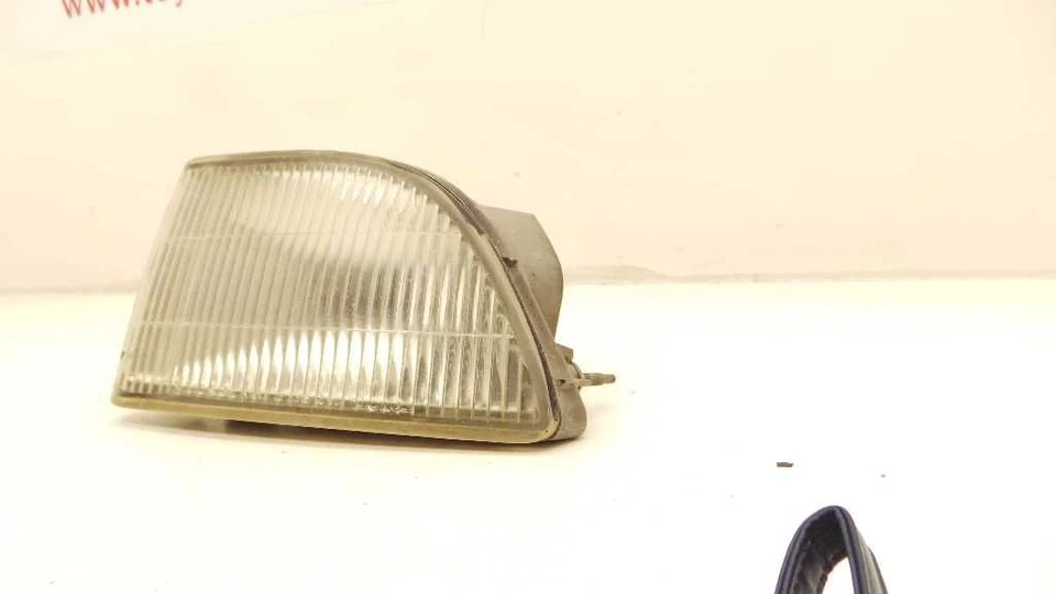 Lámpara de esquina giratoria para pasajeros compatible con 92-94 LEXUS SC 300/400 81360-24021  Foto 3 de 4