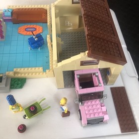 LEGO the Simpsons: The Simpsons House (71006) Incomplete With Mini Figures Read