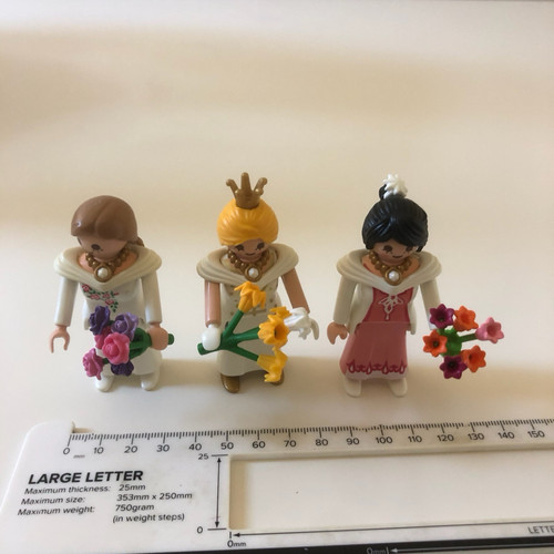 Playmobil Princess Palace: Three Princess Brides In Swappable Skirts - Picture 7 of 7
