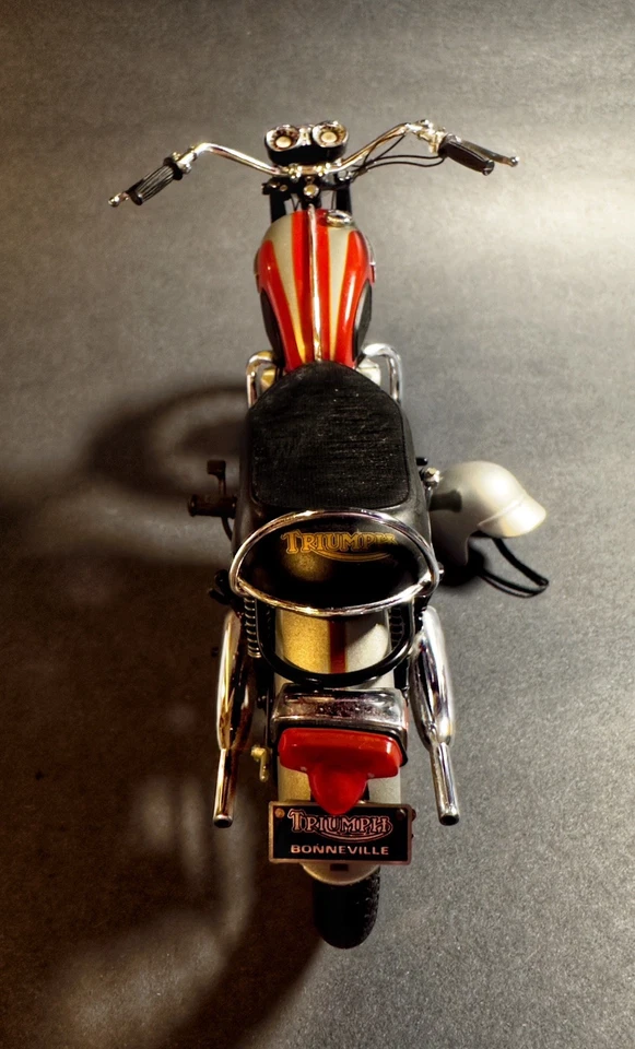 Moto/bicicleta diecast Franklin Triumph Bonneville 1969 como nueva escala 1:10 con caja Foto 3 de 4