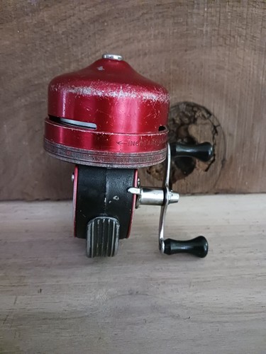 Vintage Red J.C. Higgins Model 535 Spinning Fishing Reel 39510 - Picture 5 of 6