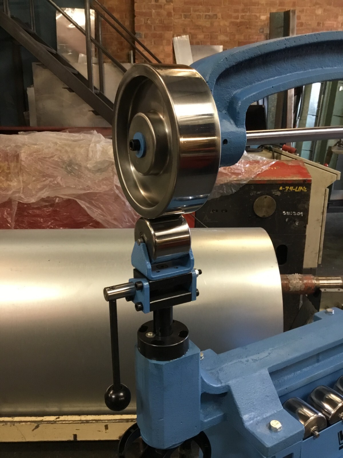 WNS Heavy Duty Cast Iron English Wheeling Machine & Bead Roller 610mm