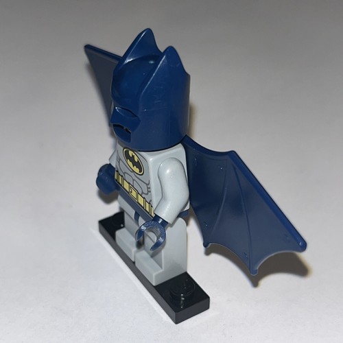LEGO Super Heroes Batman Minifigure Dark Blue w/ Wings sh019 6858 No Jetpack - Picture 5 of 12