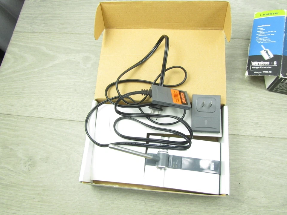 Linksys Cisco Wireless Range Expander WRE54G Extender Repeater Tested - Image 2 of 4