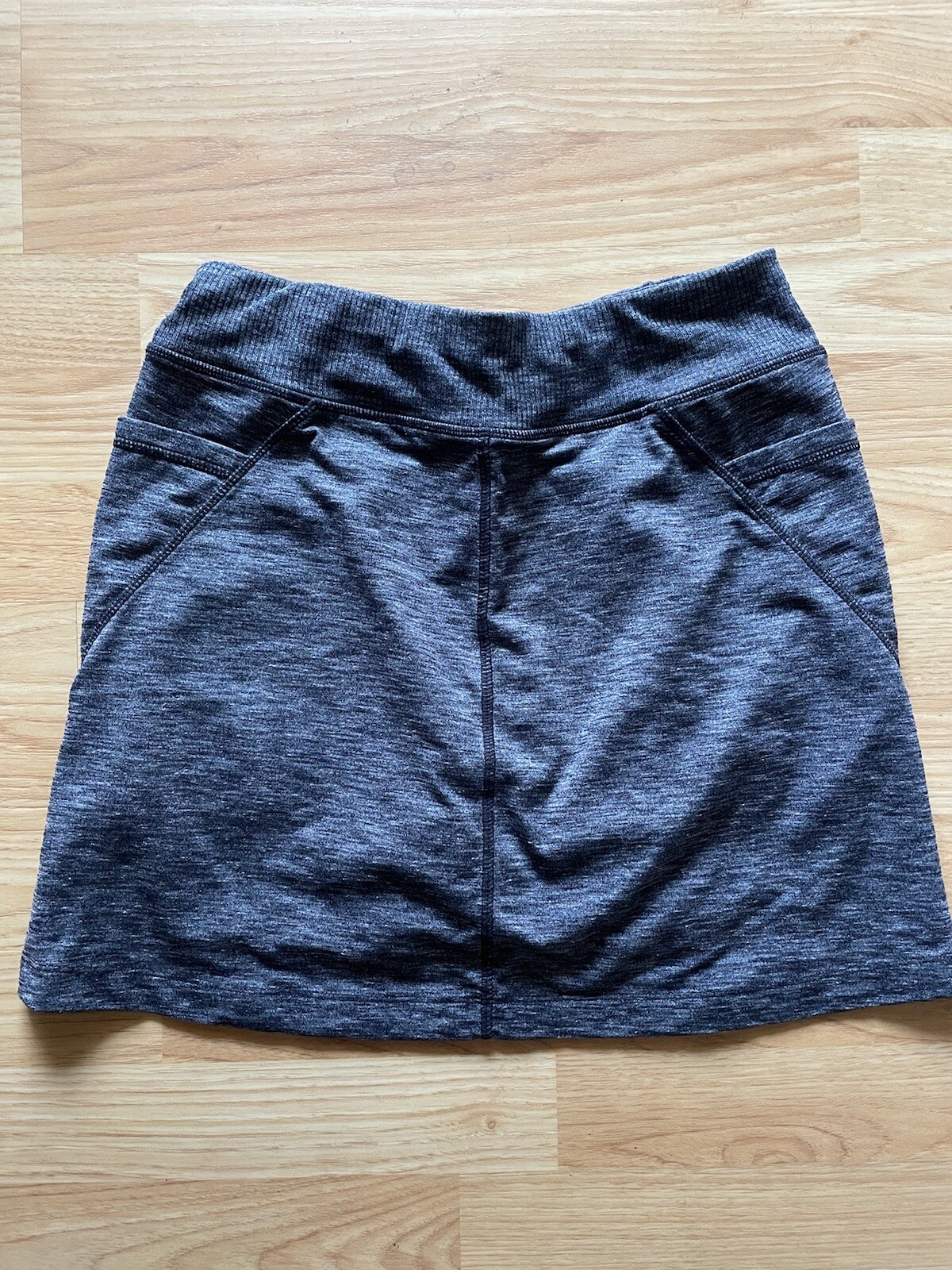 Athleta Excursion Gray  Skort Size Small EUC - image 2