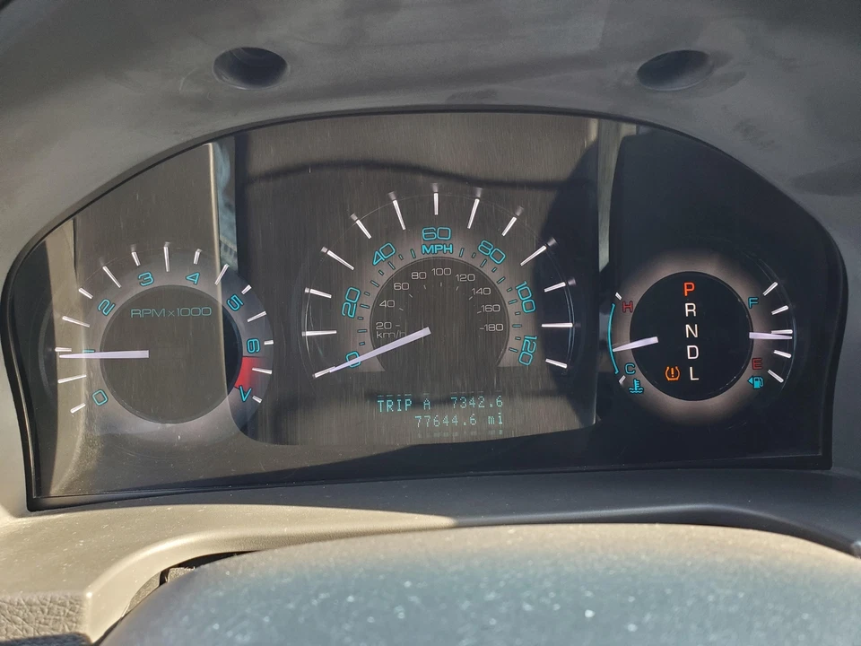 Задний спойлер на багажник (металлический дымчатый камень) (камера) 2010-2011 Mercury Milan - Изображение 4 из 4