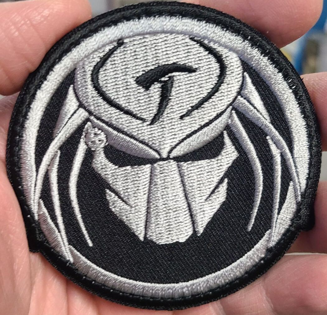 Predator Alien Movie Arnold Embroidered Patch || 2PC HOOK BACKING 3"x3 ...