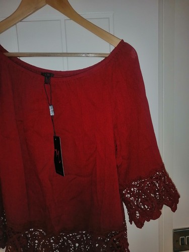 Red Bardot Top Size 16 NWT - Picture 2 of 5