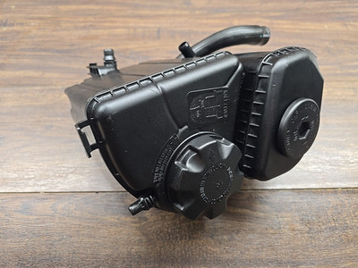 2009-2015 BMW F01 F10 550i 750i Coolant & Power Steering Reservoir 171376019