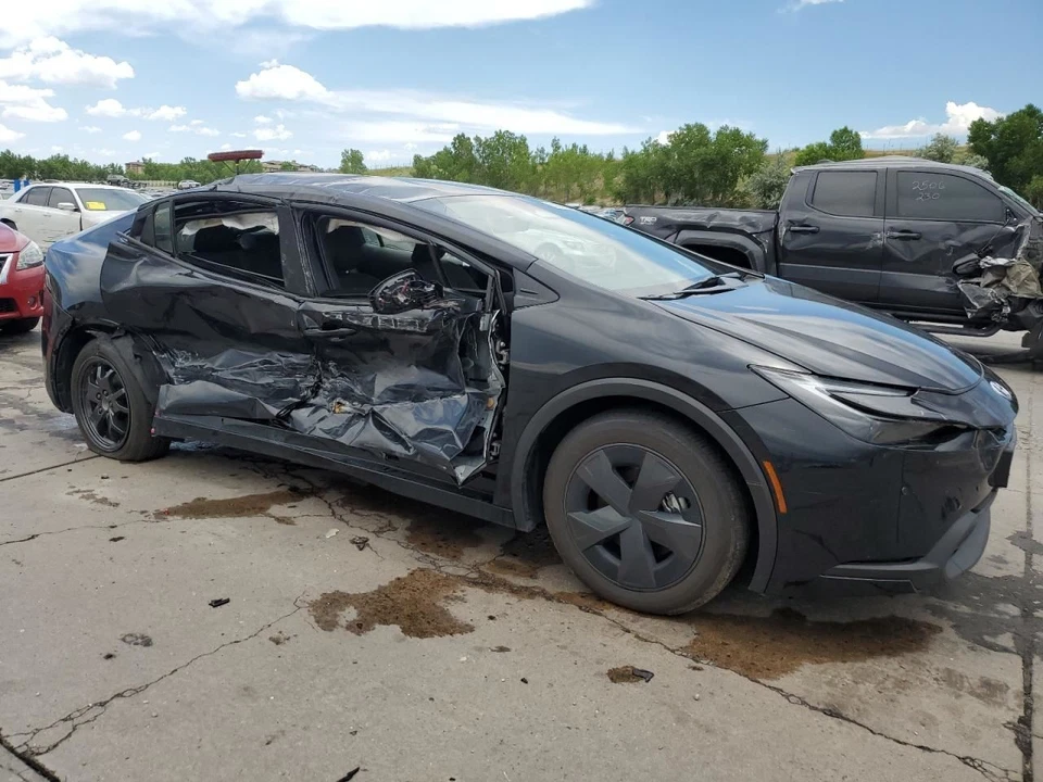 RADIATOR FAN MOTOR/ASSEMBLY 2023-2024 TOYOTA PRIUS - Image 4 of 4