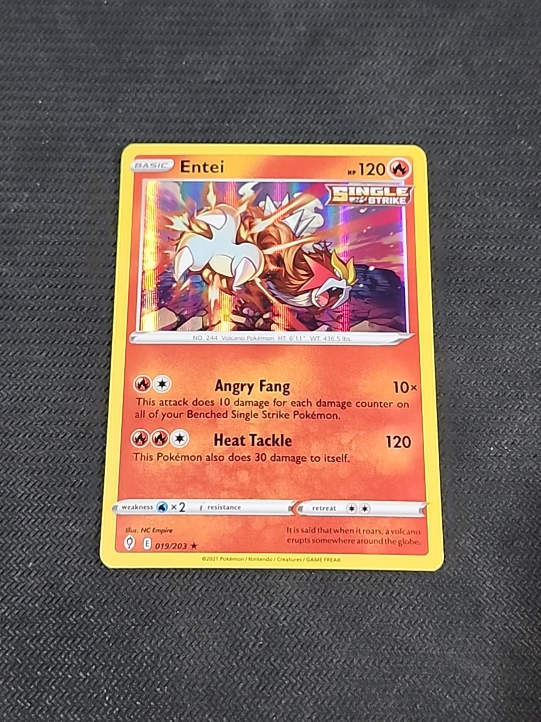 Pokemon Evolving Skies "Entei" 19/203 / Holo Rare / Near Mint