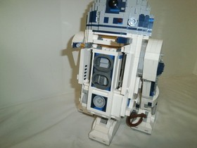 LEGO Star Wars #10225 R2-D2 UCS 100% Complete w/Instructions , Sticker & Minifig