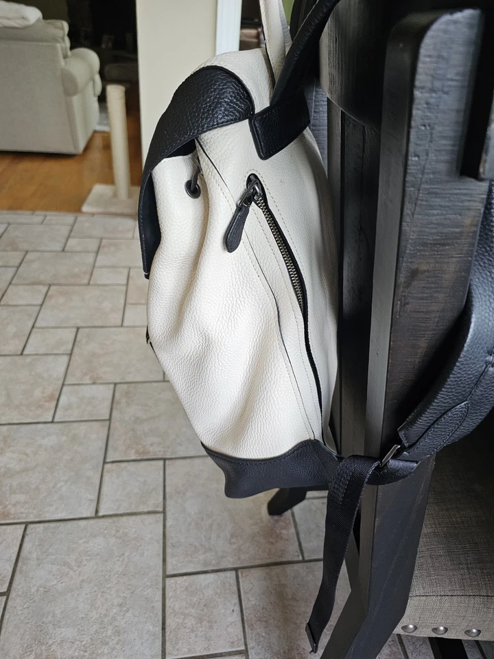 Coach Manhattan Backpack In Pebble Leather Chalk/Black Excellent Condition!! - Image 3 of 4