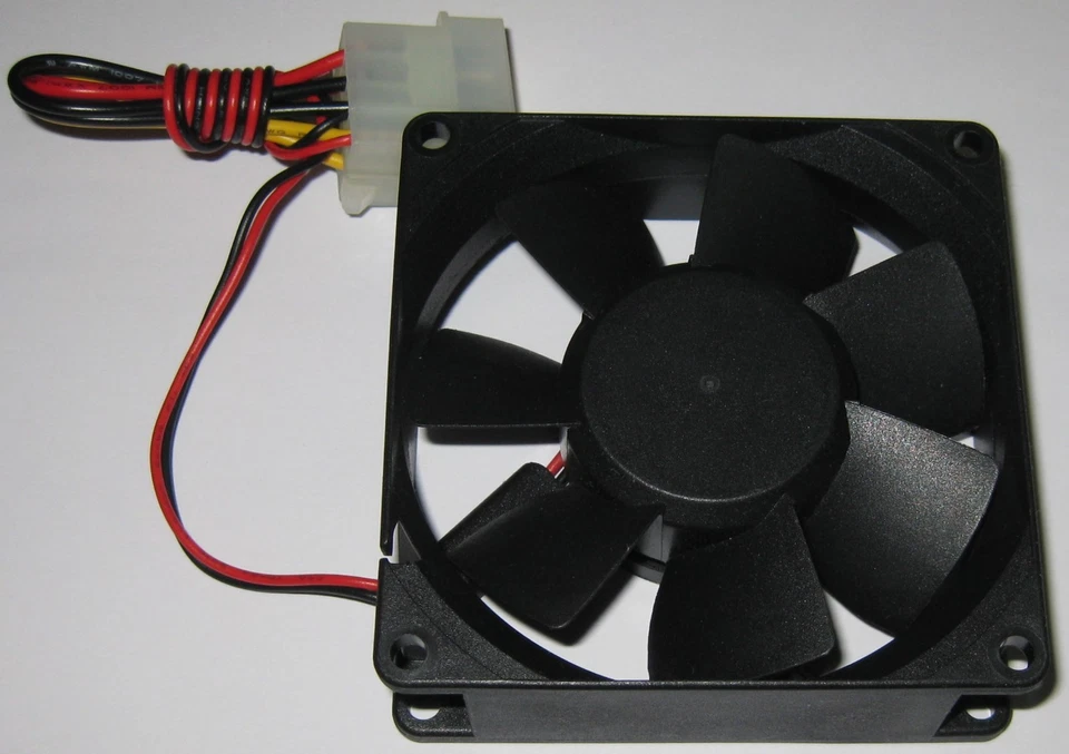 Motor One 80 mm Cooling Fan w/ 4 Pin Molex Male and Female Connectors - 12 V DC - Image 3 of 4