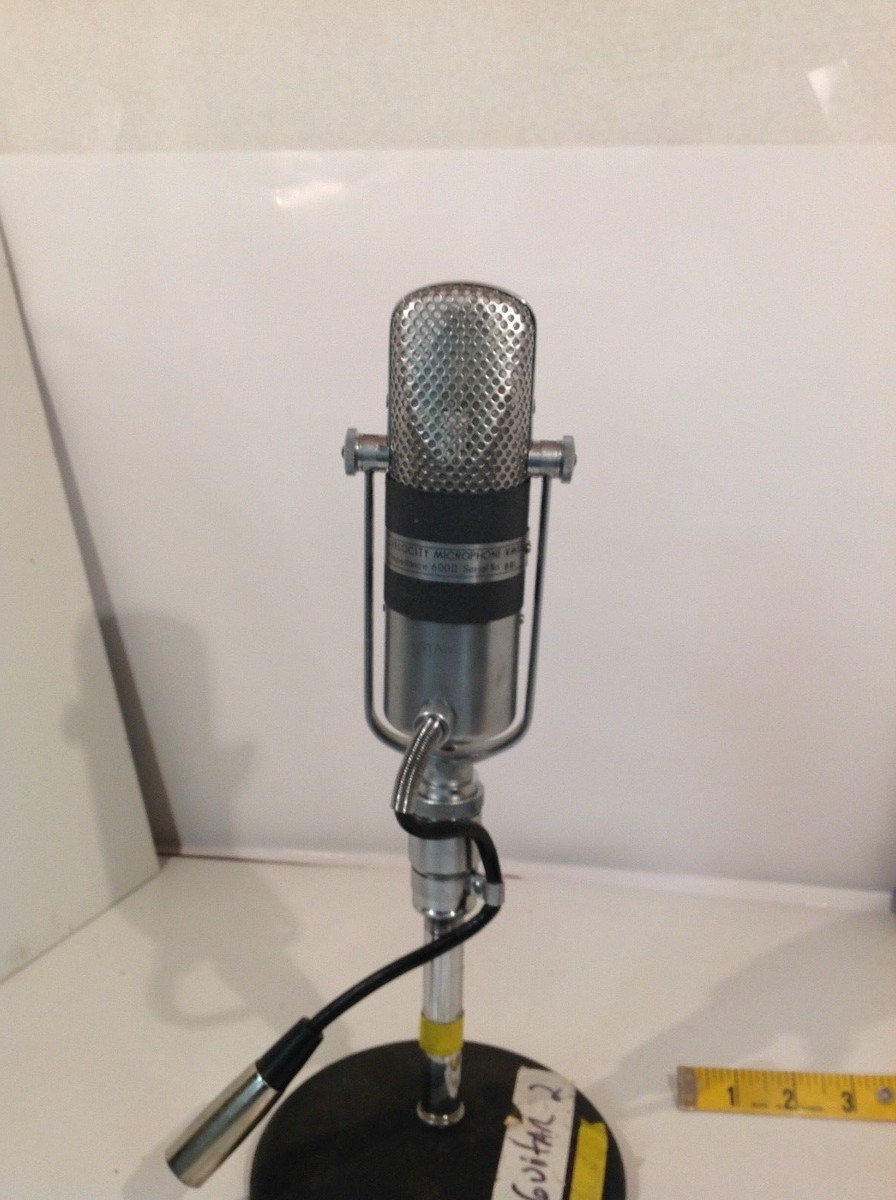 VINTAGE AIWA VM-15 Vintage Multi-Directional Ribbon