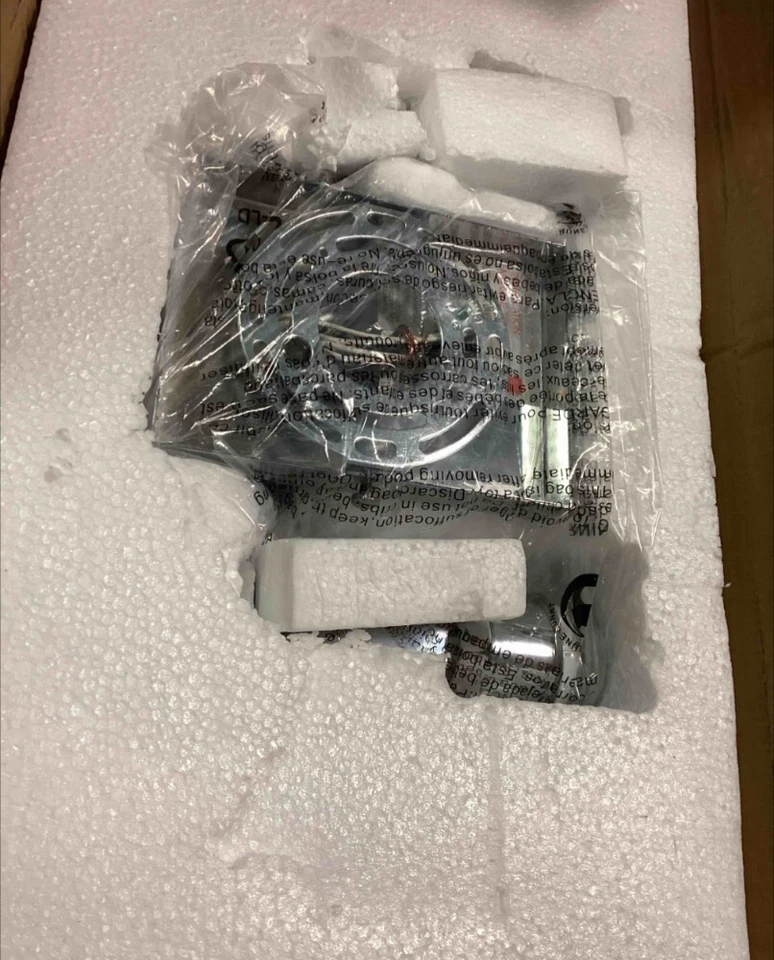 Aplique de pared Livex Lighting 50991-05 diseño contemporáneo ADA, cromo pulido Foto 2 de 2