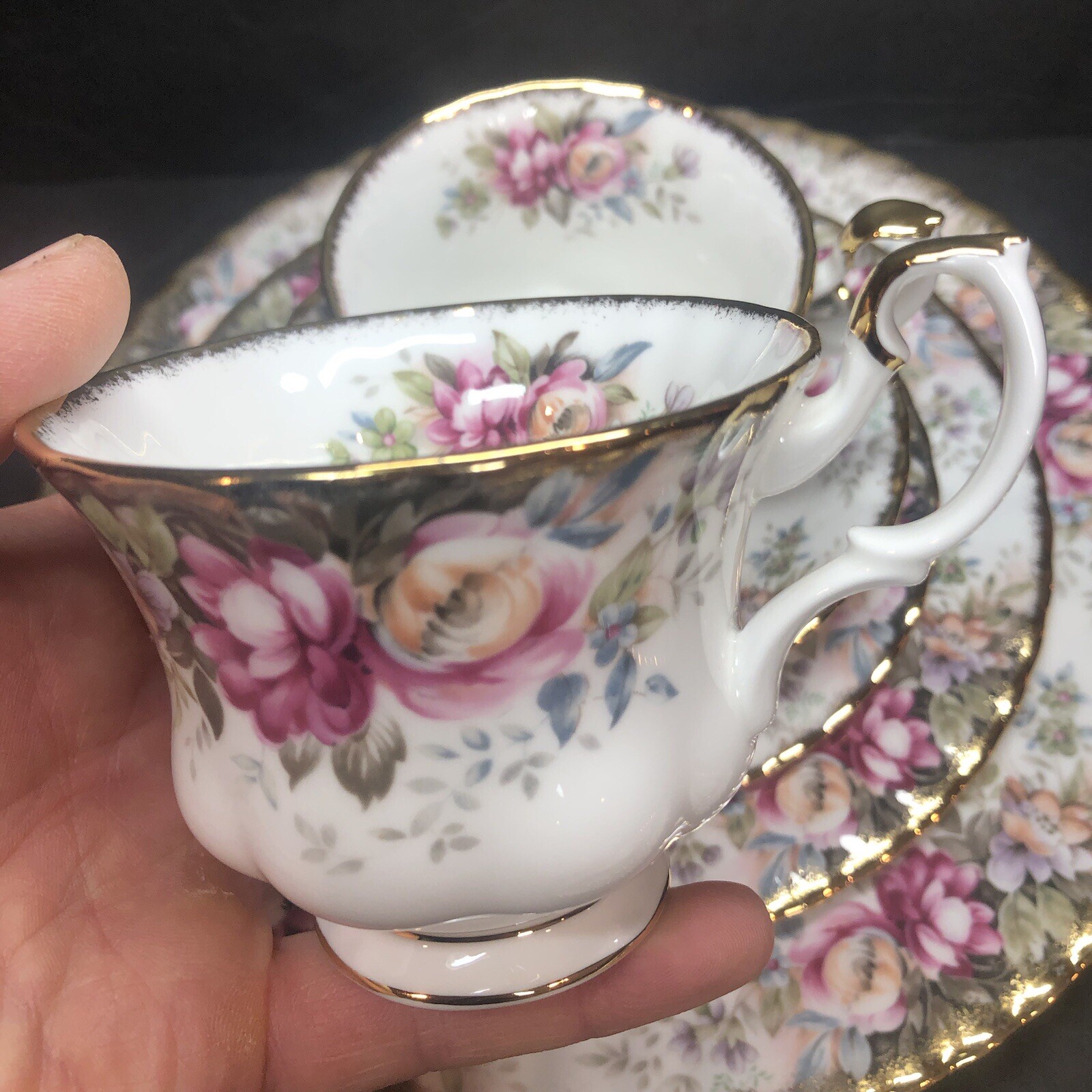 Lof of 2 ROYAL ALBERT AUTUMN ROSES 5 pc Place Settings, teacup saucer plates