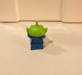 LEGO Toystory Alien with yellow splotch on face toy015 Minifigure 7596