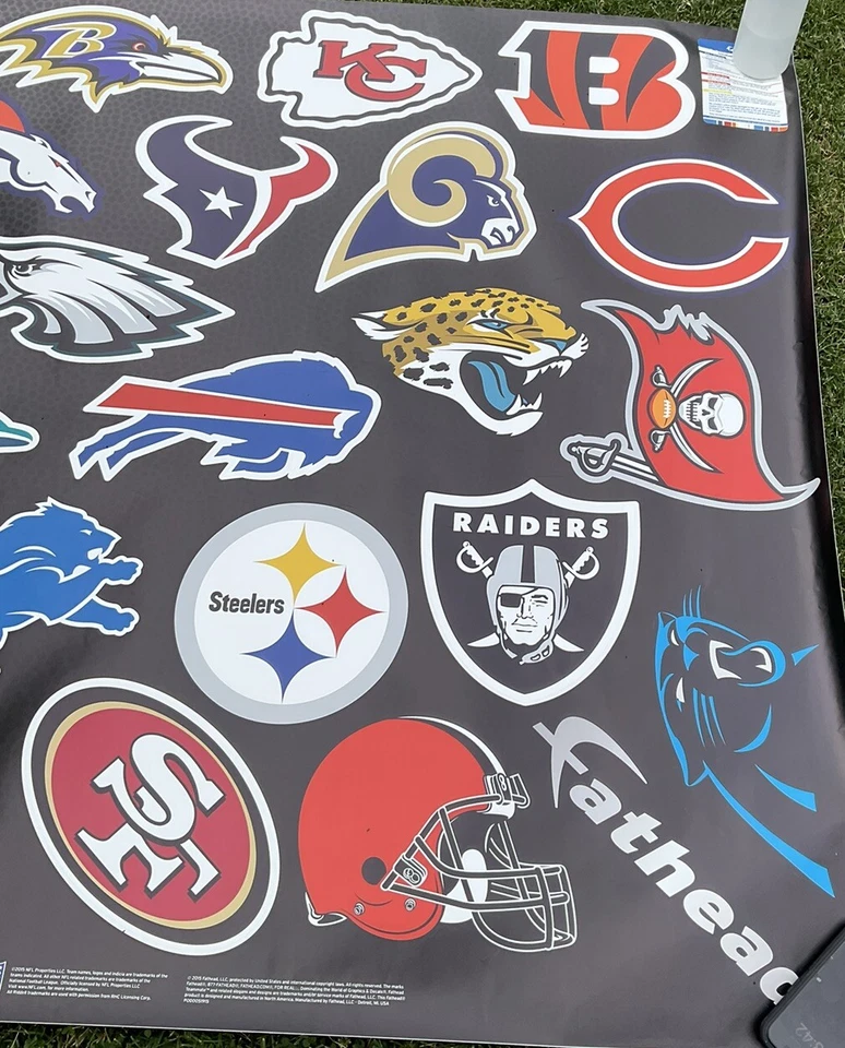 Auténticas calcomanías de cascos de equipo FATHEAD NFL para hombre cueva/habitación de niños/bar Foto 3 de 4