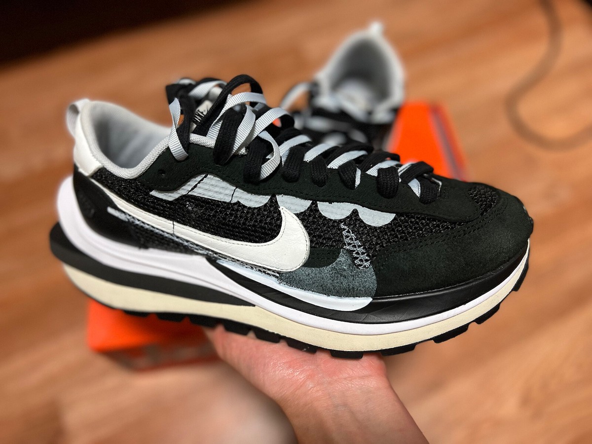 Size 9 - Nike VaporWaffle x Sacai Black White 194499404149