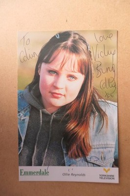 Vicky Binns .  Genuine   Autograph  Signature,  6 x 4 inch   EMMERDALE