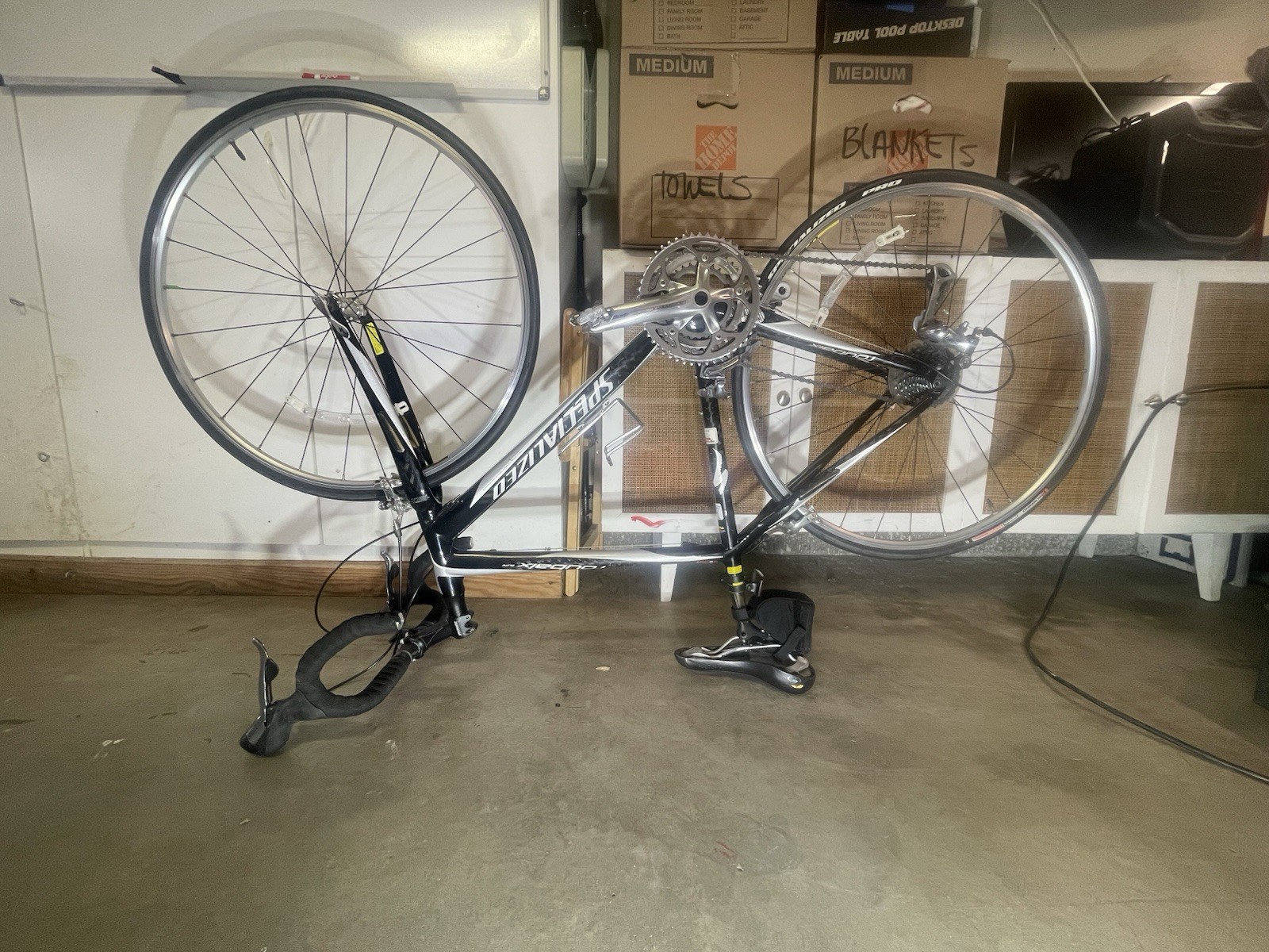 2009 Black Specialized Roubaix Compact BI-1259 Road Bike Very Good Condition!!!!