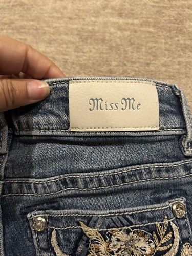 Miss me Youth Size 10 Mid-Rise Boot Jeans. embroidered Back Pockets - Picture 8 of 10