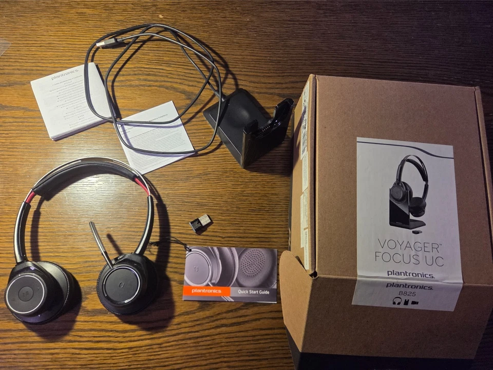 Plantronics Voyager Focus UC B825 Bluetooth Ohraufliegende Kopfhörer - Schwarz - Bild 2 von 3