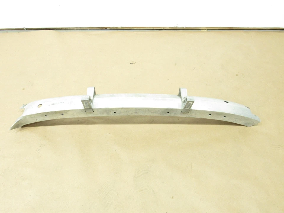 Barra de impacto de refuerzo de parachoques trasero Aston Martin Vanquish 2014 14-18; $9 Foto 3 de 4