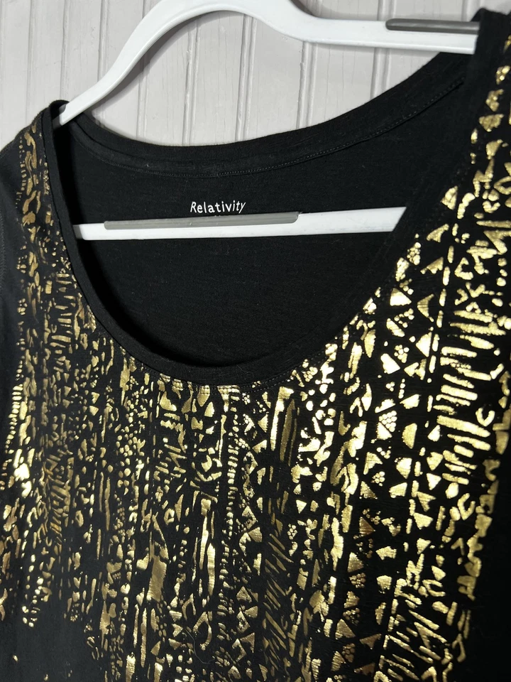 Camisa Relativity Mujer 2X Top Negro Estampado Lámina Dorado Manga Corta Cuello Redondo Foto 3 de 4