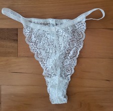 Oscar De La Renta Lingerie 21290 Large Women's White Lacy Thong NWOT