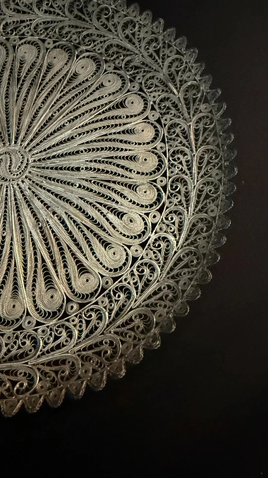 Bandeja/plato de filigrana de plata antigua, 9" diámetro 279 gramos Foto 4 de 4