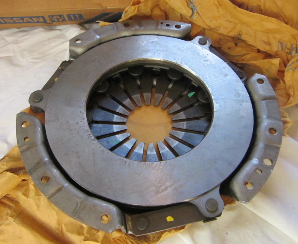 Nissan D21 Hardbody Pickup Pathfinder Clutch Cover 30210-S3800 OEM KA24E 89 97 - Image 2 of 4