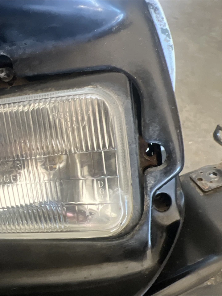 Левый мотор фары в сборе 98-02 Firebird от оригинального производителя белый - Изображение 2 из 4