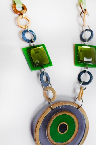 Boho Women's Italian Acrylic Plastic Fashion Chunky Geometric Necklace - Picture 2 of 2