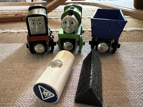 Thomas & Friends Wooden Railway Train SNOWY MOUNTAIN FIGURE 8 ADVENTURE EUC/READ - Picture 13 of 14