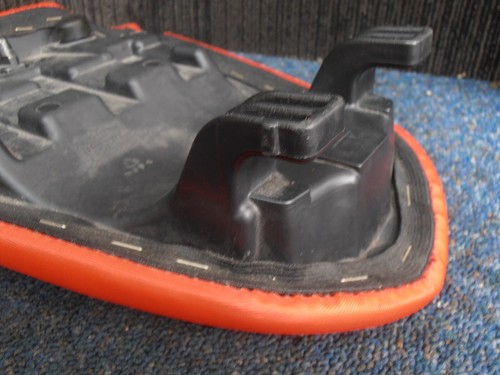 Aprilia RSV 1000 R Rear Seat 2006-08 4/25 - Picture 16 of 18