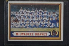 1957 TOPPS #114 MILWAUKEE BRAVES TEAM