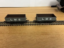 BACHMANN MAINLINE 37130 37 130  Pair of L.M.S. 4 PLANK OPEN WAGONS. NEW BOXED.