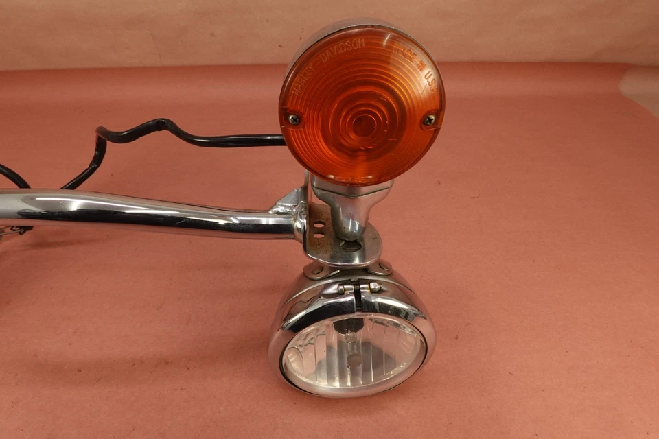 2007-2011 Harley Davidson Road King FLHR Front Turn Signal Light Bar - Image 4 of 4