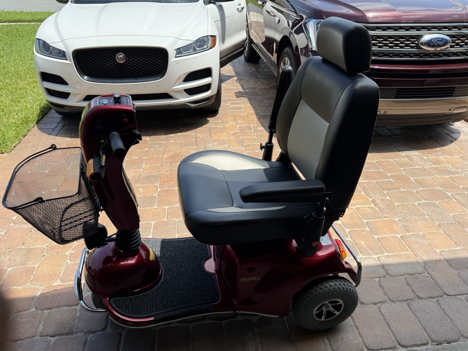 Merit pioneer 9, 3 wheeler Red Excellent Condition.