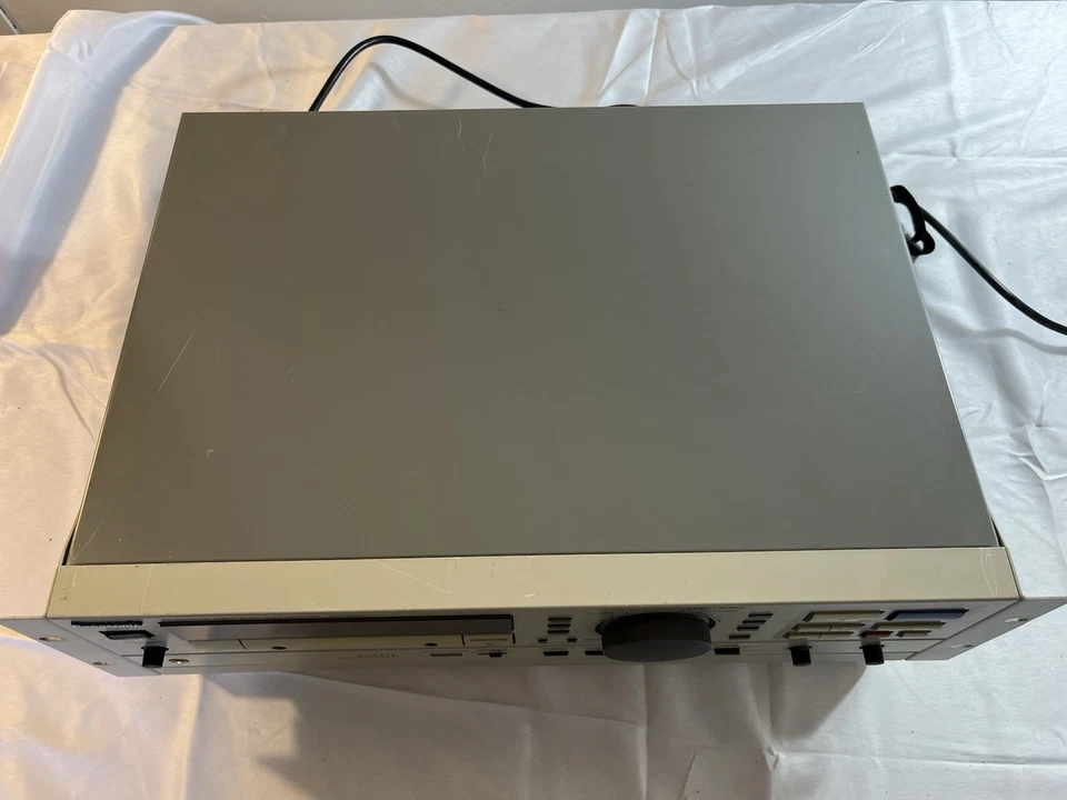 Panasonic SV-3800 Professional DAT Digital Audio Recorder/Player funktioniert - Bild 3 von 4