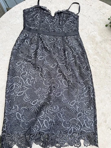 Vestido Victoria Secret Negro Gris Encaje Completo Hasta la Rodilla Forrado Cóctel Talla 12 Foto 2 de 2