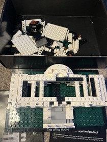 LEGO Architecture: The White House (21006) W/ Instructions & Box (used Unbuilt)