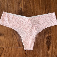 NWT Victoria's Secret Pink No Show Seamless Thong Panty Pink Cheetah Medium