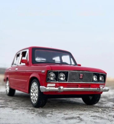 1:18 LADA 2106 DieCast Model Car Light and Sound Children's Toy Collectible Gift