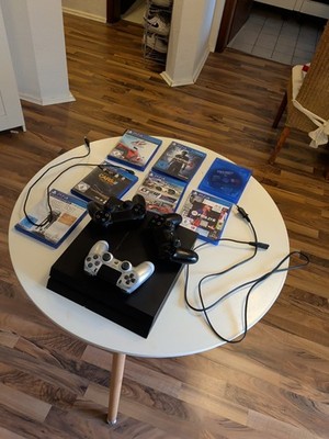 Ps4 1TB (2015) + 2 Controller (optional 3. Ersatzteil-Controller)   gebraucht