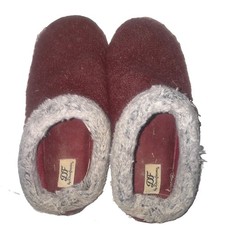 DF by Dearfoams Women s Burgundy/Gray Lined Faux Fur Slip-On Slippers Sz 7-8