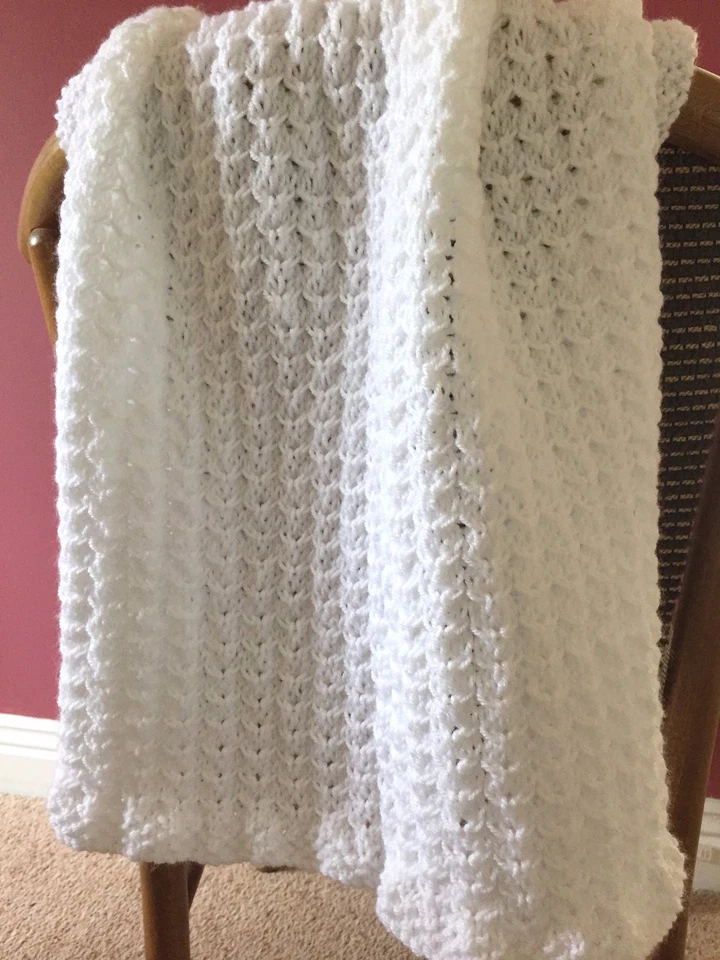 Knitting pattern ~ Dainty Hearts Baby Blanket ~ Paper Copy